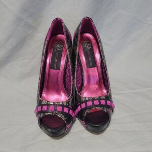 Women's Skull and Rose Iron Fist Peep Toe Heels Size 10 Brand New